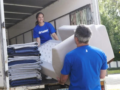 1689671589075-removals-near-me